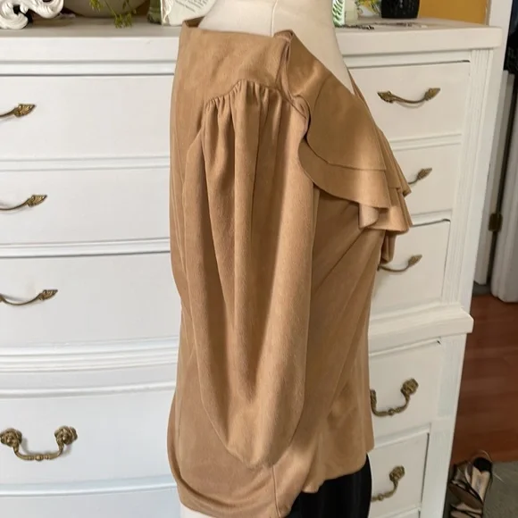 Tan faux suede ruffle top - Picture 3 of 7
